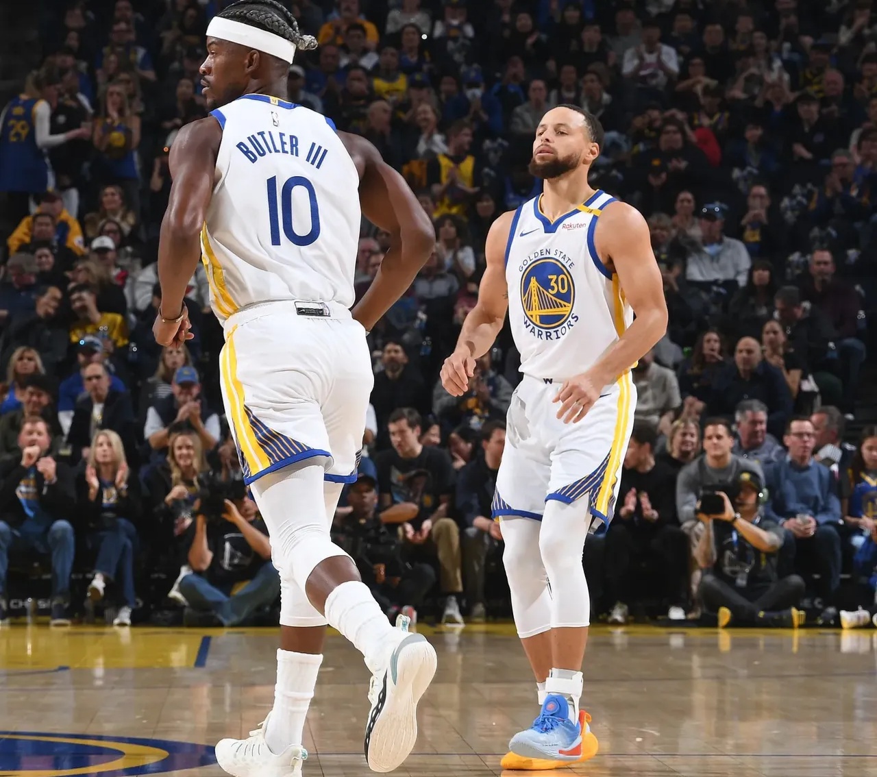 巴萨旧将：足球世界没人能达到梅西的高度，他让我们变得更好（前巴萨将士：足坛无人企及梅西高度，他令我们更强）