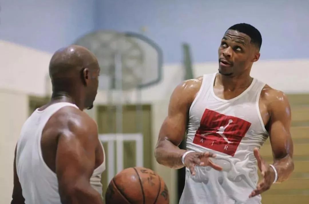 魔术主帅谈班凯罗复出表现：他没有急于求成，在努力找节奏（魔术主帅评班凯罗复出：不急于求成，正逐步找回节奏）