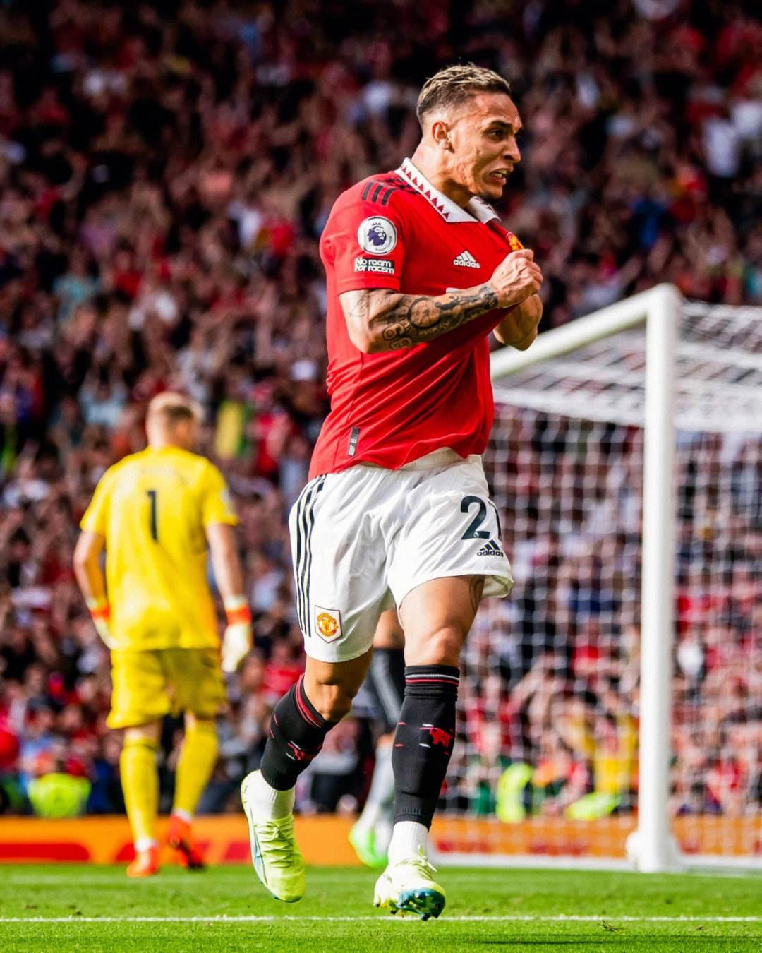 记者：若报价3000-4000万欧，马赛会考虑出售队长巴列尔迪（记者：马赛或在收到3000万至4000万欧报价时考虑出售队长巴列尔迪）