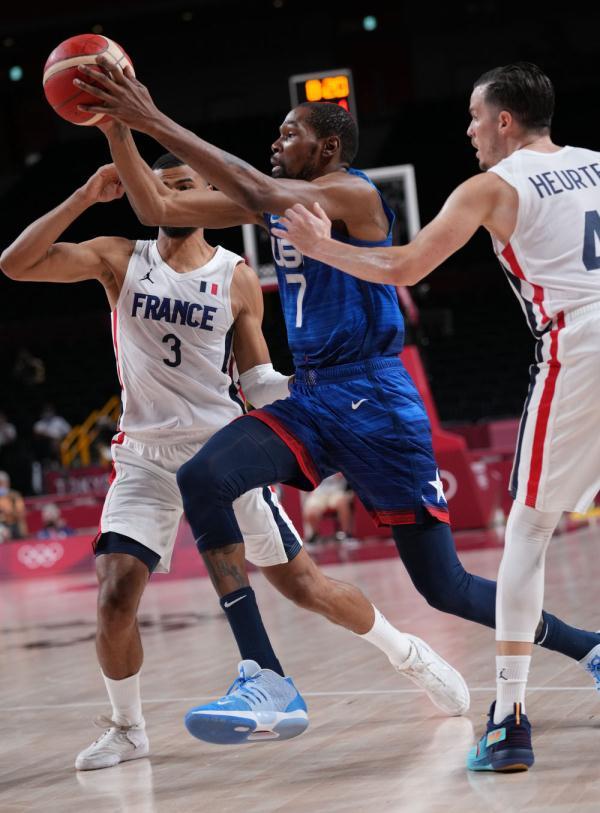 CBA新赛季比赛时长缩减至40分钟且球员5犯毕业，你的观感如何？（CBA新赛季改为40分钟与5犯离场，你怎么看比赛体验？）