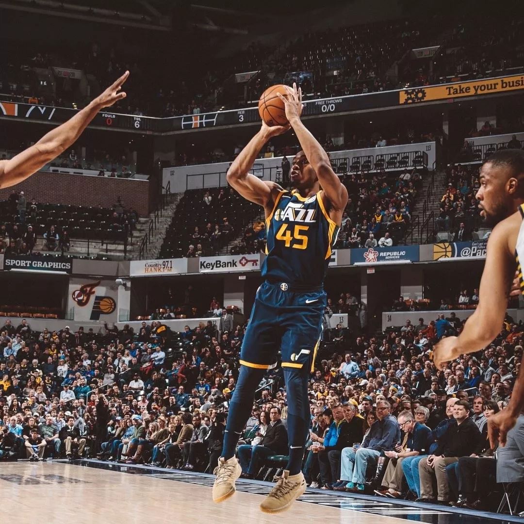 弗兰克：克罗地亚队成功的原因是团结；我曾看着魔笛比赛长大（弗兰克：克罗地亚成功靠团队凝聚力；我是在看魔笛踢球中长大的）