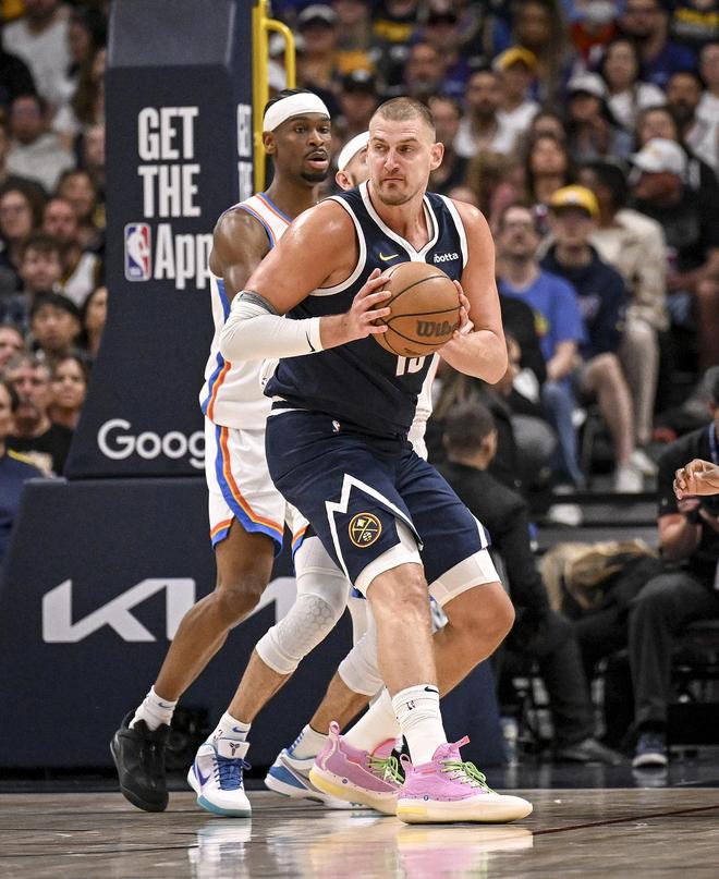 与C罗同级！沙特超多队关注萨拉赫 开价1.75亿镑年薪（多支沙特联球队追逐萨拉赫：年薪报价达1.75亿英镑，待遇堪比C罗）