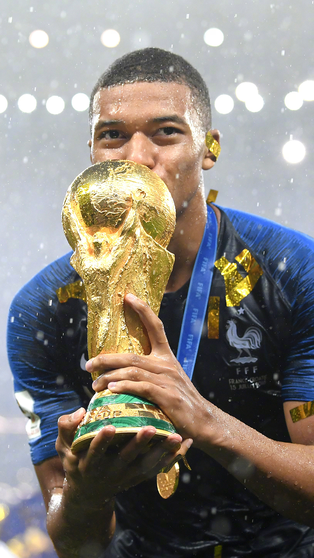 混团世界杯：国乒6-0日本队，夺冠在即！王曼昱决赛吊打张本美和（混合团体世界杯：国乒6比0横扫日本，冠军在望！王曼昱决赛完胜张本美和）